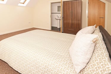 1 bed flat, Hassell Street, Basford, Newcastle under Lyme, ST51BF - Image 1